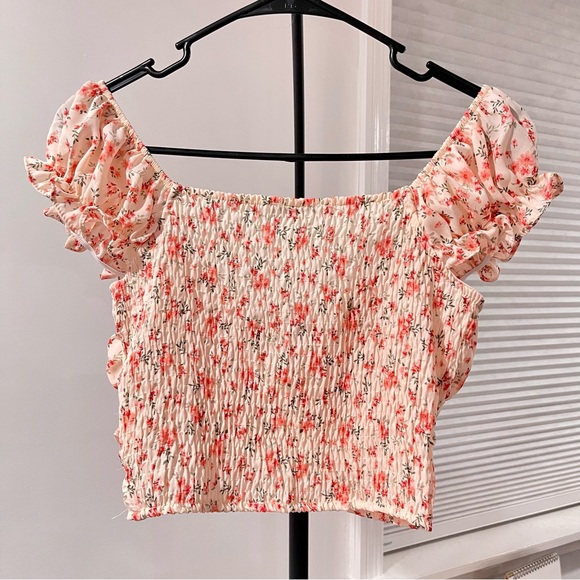 NWOT IRIS Floral blouse - Picture 4 of 10